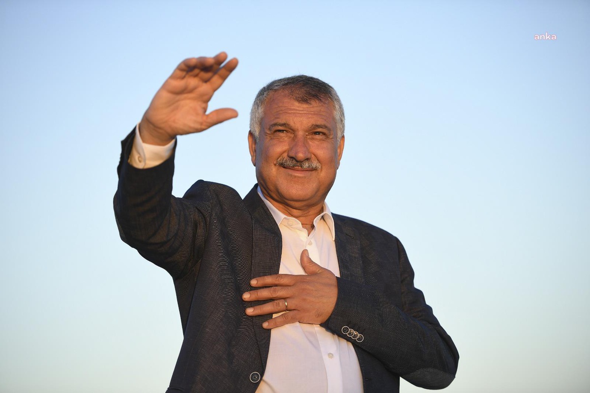 Zeydan Karalar: "2023, Sağlık, Huzur, Hoşgörü, Barış, Birliktelik, Adalet ve Bereket Yılı Olsun"
