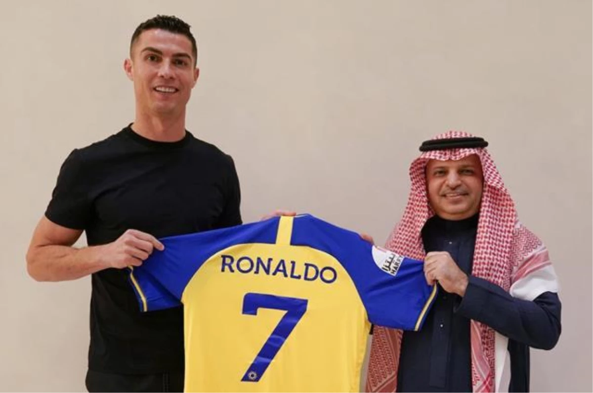 Suudi Arabistan ekibi Al Nassr\'dan yılda 200 milyon euro kazanacak Ronaldo\'nun sözleşmesindeki maddeler gündem oldu