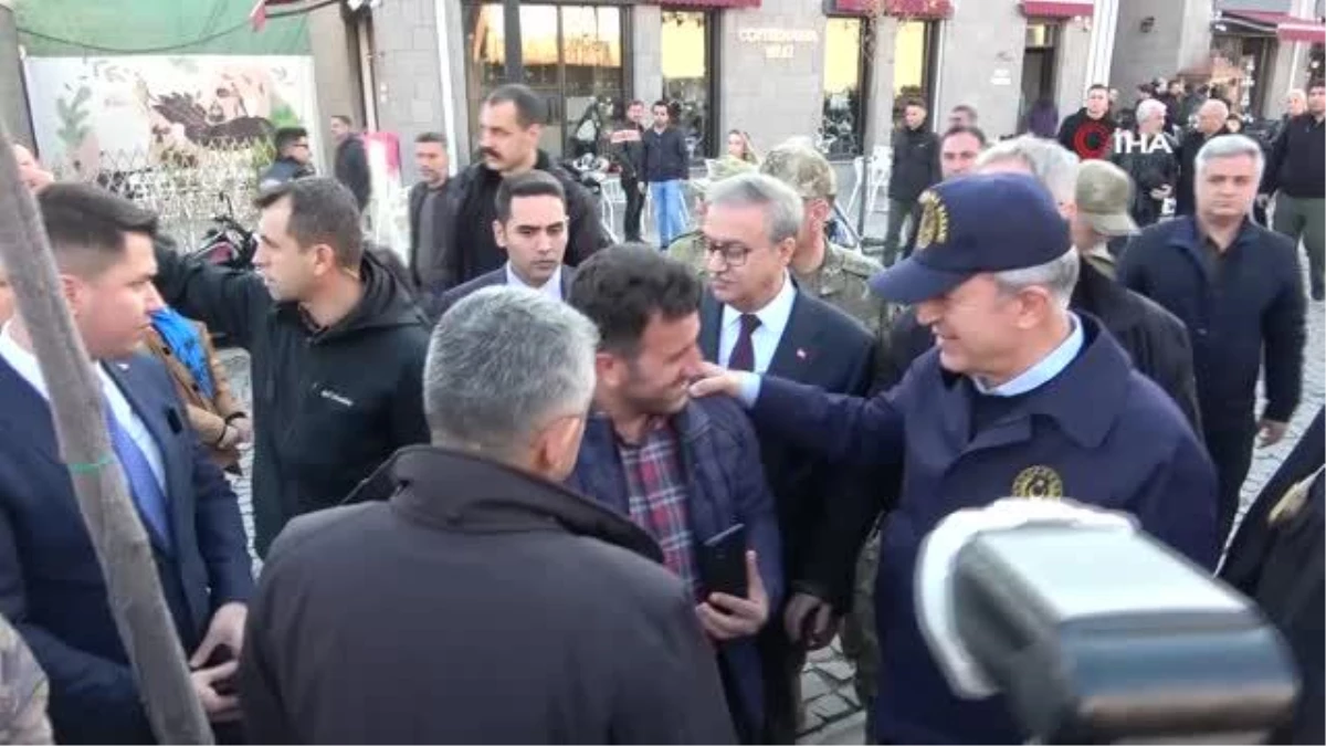 Bakan Akar, Diyarbakır\'da vatandaşlarla buluştu