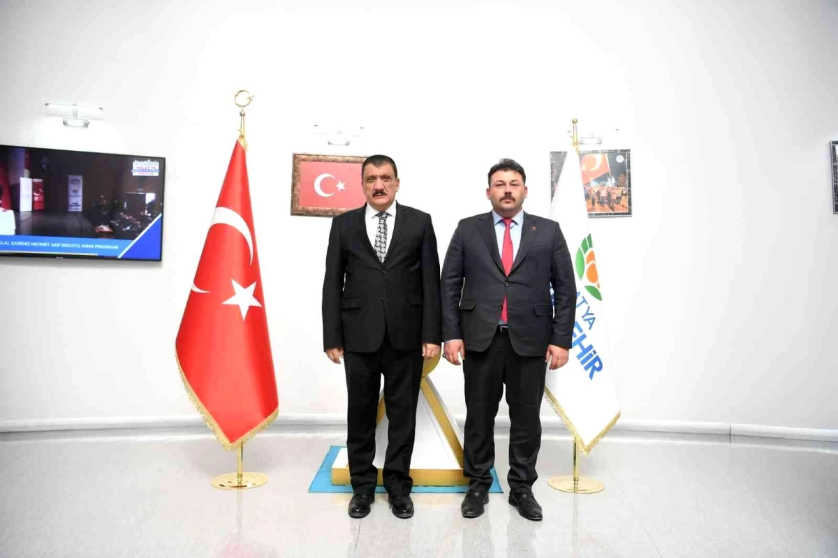 Başkan Gürkan: "Siyasi partiler demokrasinin vazgeçilmez unsurlarıdır"