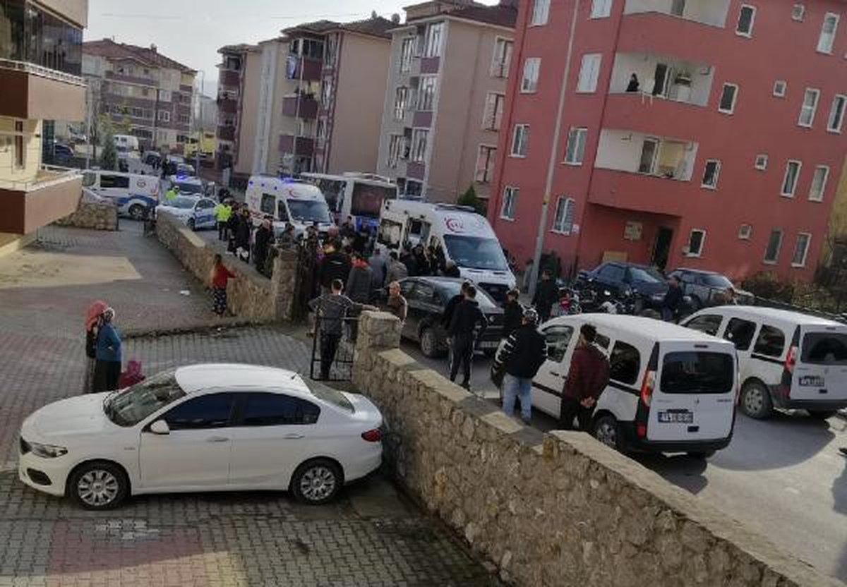 Çocuğunu görmek için gelen damadını bıçakladı
