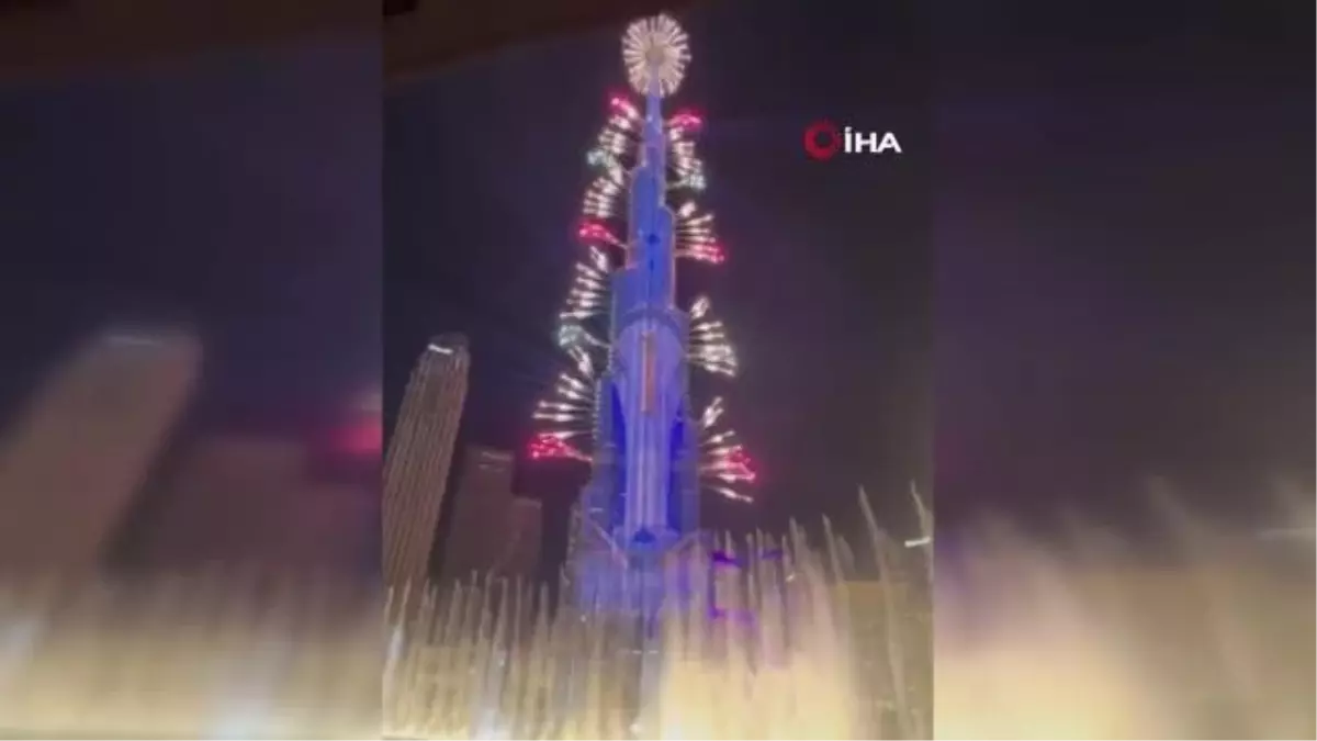 Dubai 2023\'e havai fişeklerle girdi