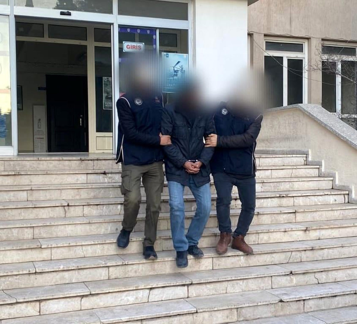 Gaziantep\'te FETÖ/PDY operasyonu: 1 tutuklama