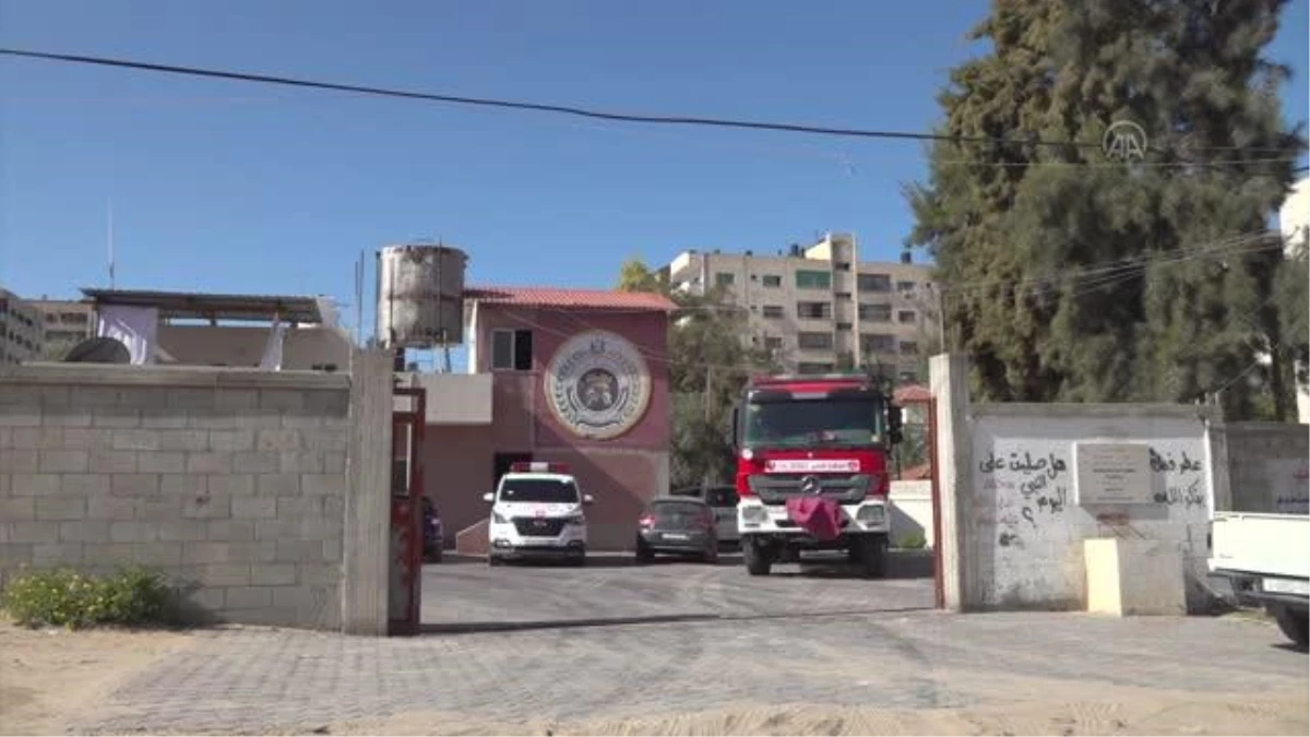 İsrail, Gazze\'deki "sivilleri savunmasız bırakmak için" araç ve ekipman girişini engelliyor (2)