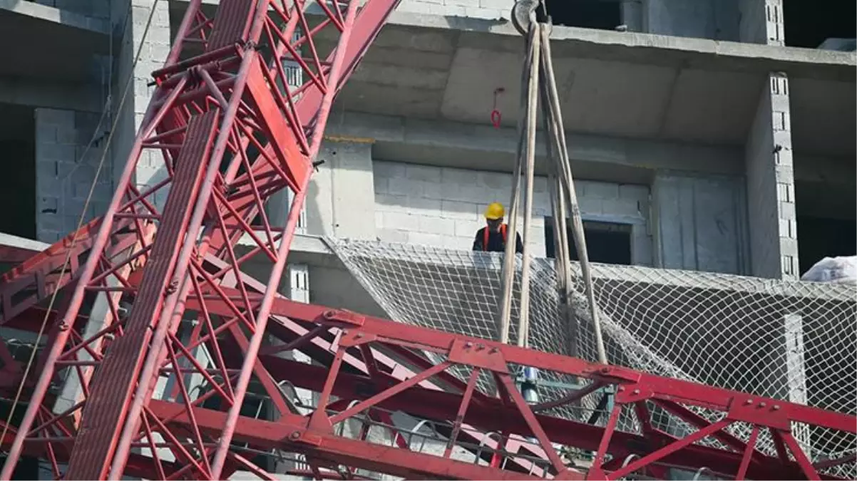 İzmir\'de 6 işçinin hayatını kaybettiği vinç faciası hakkında 4 kişi tutuklandı