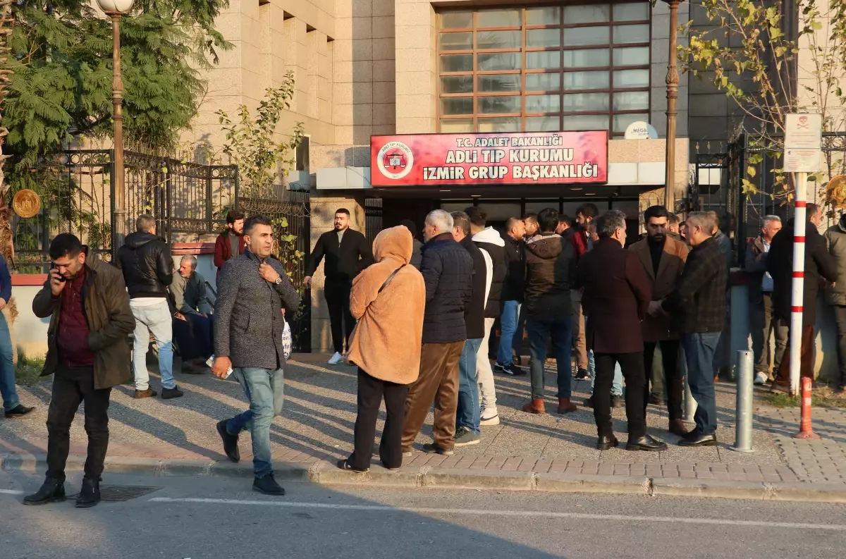 İzmir\'deki vinç kazasıyla ilgili 3 kişi gözaltına alındı