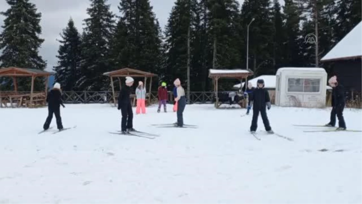 KASTAMONU - Sporcular Ilgaz Dağı\'nda kayak sezonunu açtı