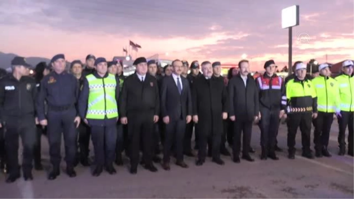 Kocaeli Valisi Yavuz, yılbaşı nöbetindeki personeli ziyaret etti