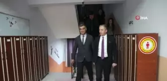 Pansiyonlarda kalan öğrenciler müzik eşliğinde stres atıyor