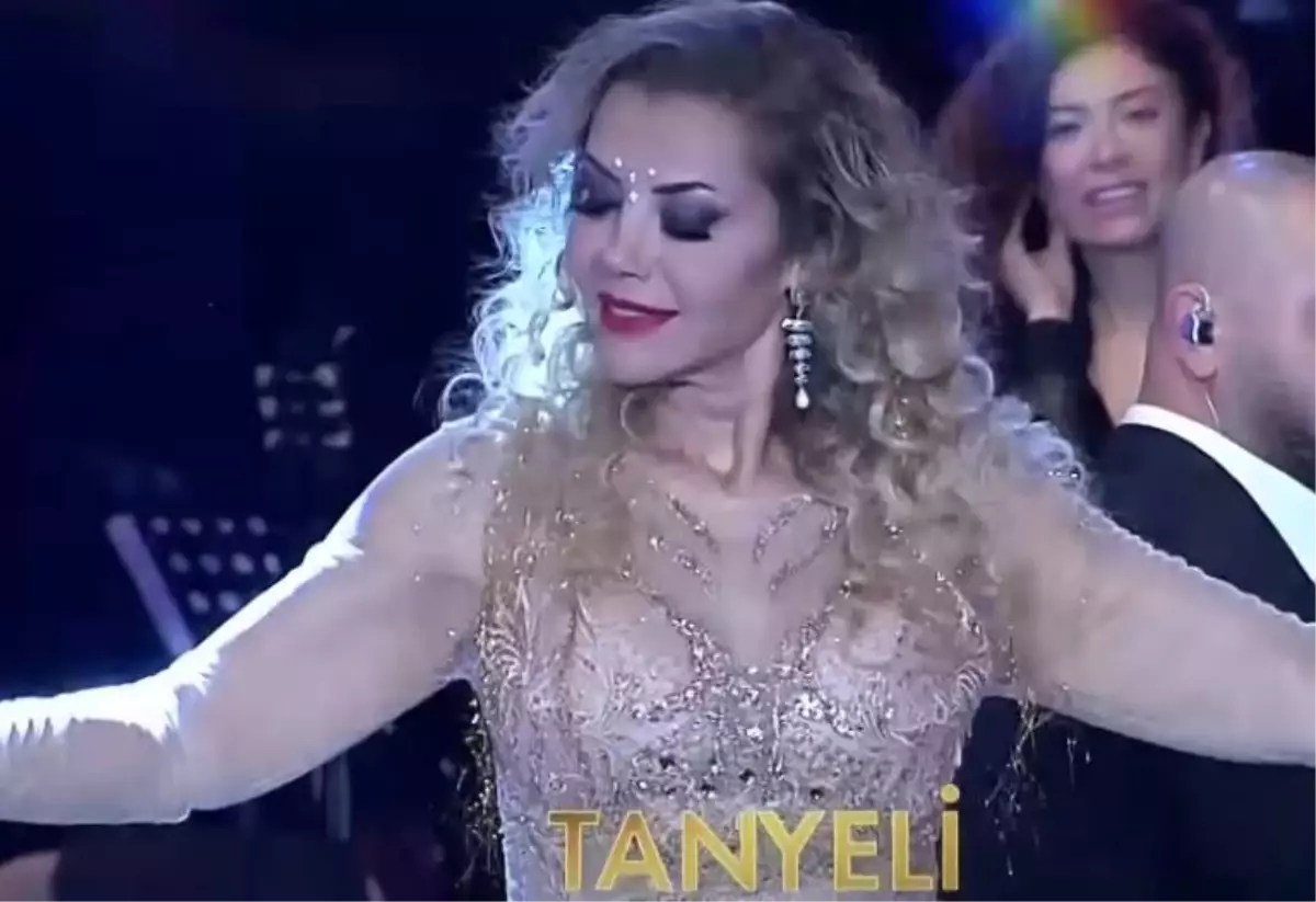 Tanyeli kimdir? 2023 Şarkılar Bizi Söyler Yılbaşı Tanyeli kaç yaşında, nereli? Şarkılar Bizi Söyler Tanyeli İnstagram hesabı ne?