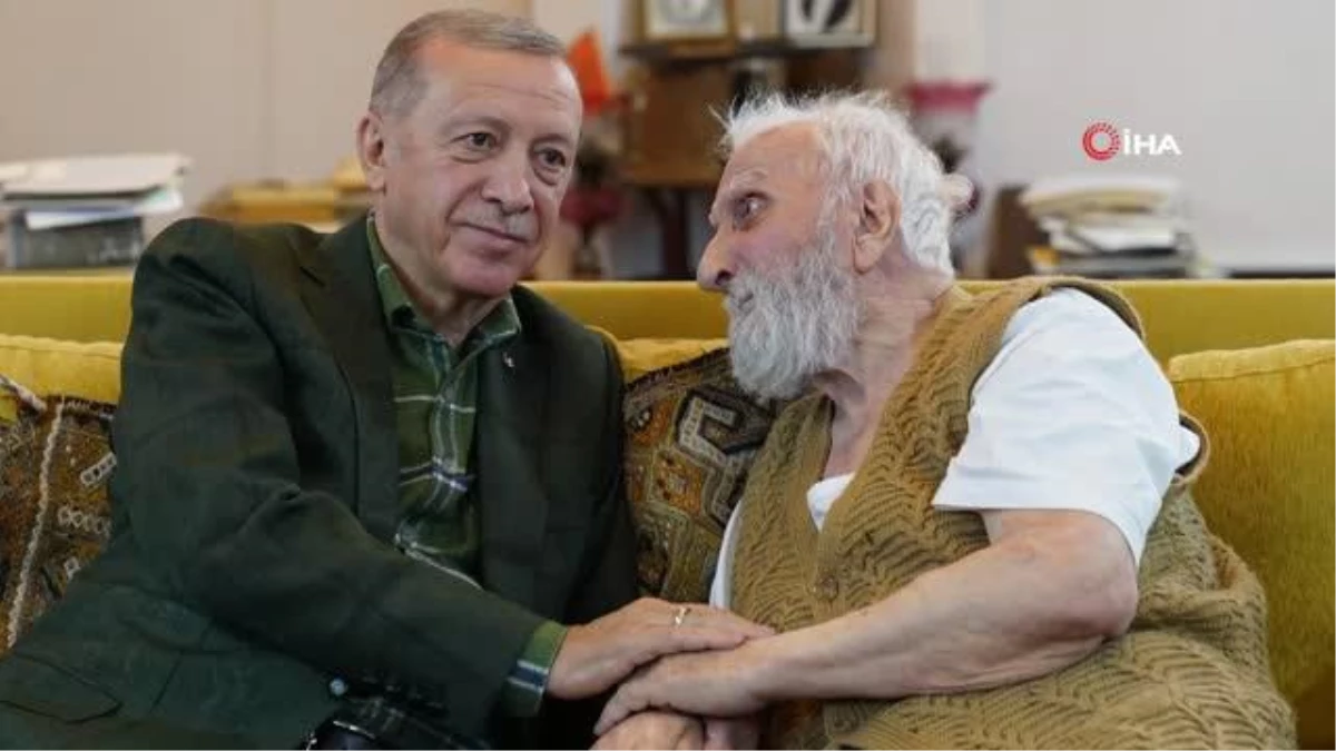 Cumhurbaşkanı Erdoğan, neyzen Niyazi Sayın\'ı evinde ziyaret etti