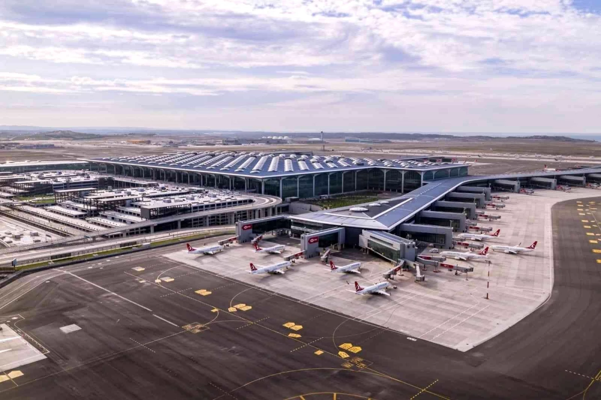 İstanbul Havalimanı\'na inen İlk uçak Tel Aviv uçağı oldu