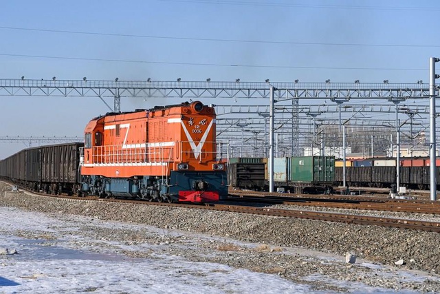 Xinjiang'daki Sınır Limanından, 2022 Yılında 7.000'den Fazla Çin-Avrupa Yük Treni Geçti Xinjiang'daki Sınır Limanından, 2022 Yılında 7.000'den Fazla Çin-Avrupa Yük Treni Geçti