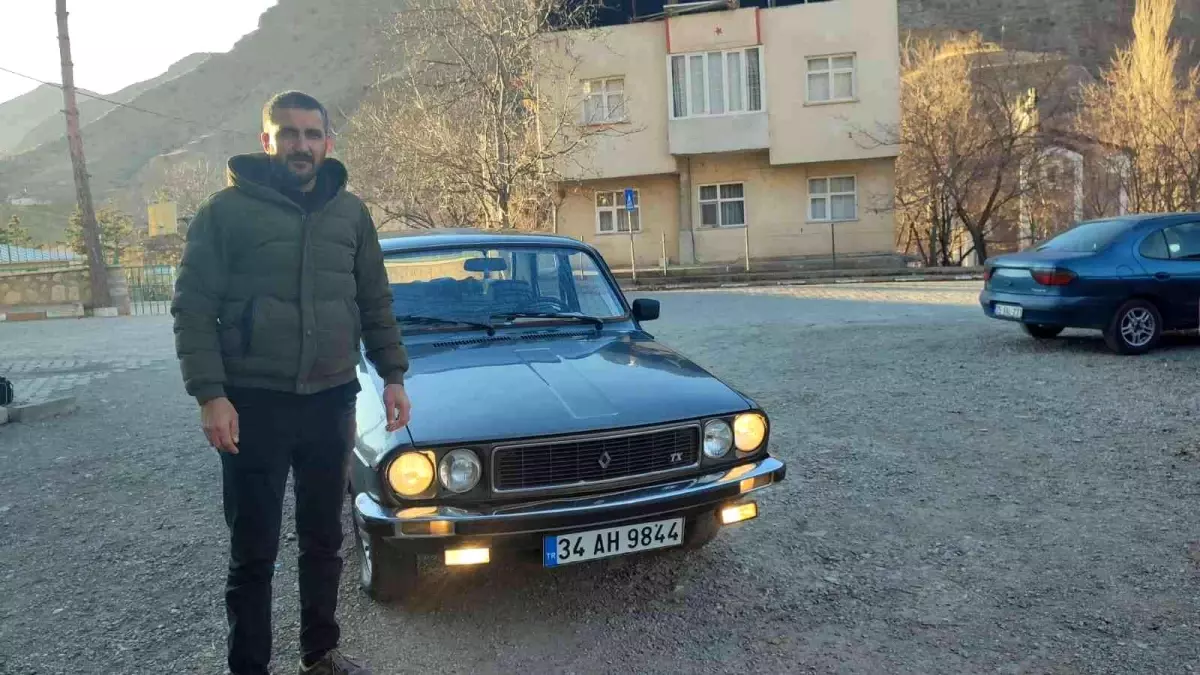 1987 model aracına gözü gibi bakıyor