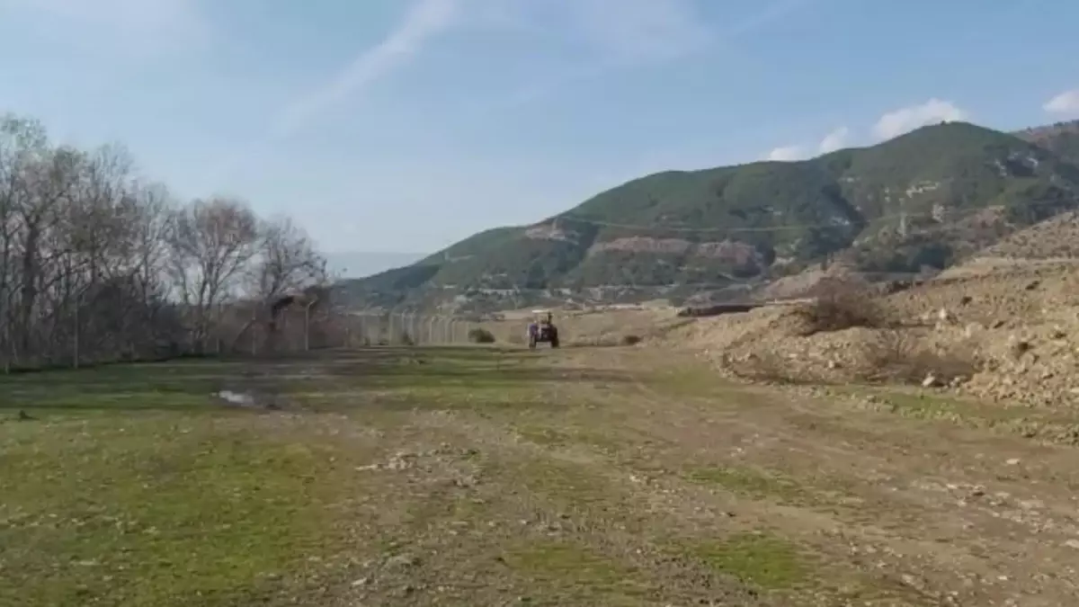 Amasya Çambükü\'nde Meraları Elinden Kadınlar, Yaşadıkları Mağduriyeti Ağıt Yakarak Dile Getirdi: "70 Yaşımda Bana Bu Zulmü Kim Yaptı"