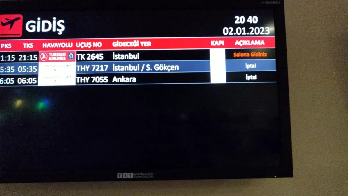 Elazığ\'da yoğun sis nedeniyle uçuşlar iptal edildi