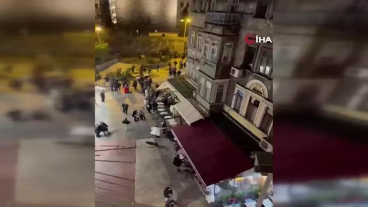 Galata Kulesi önünde şüpheli paket paniğe neden oldu, kafeler boşaltıldı