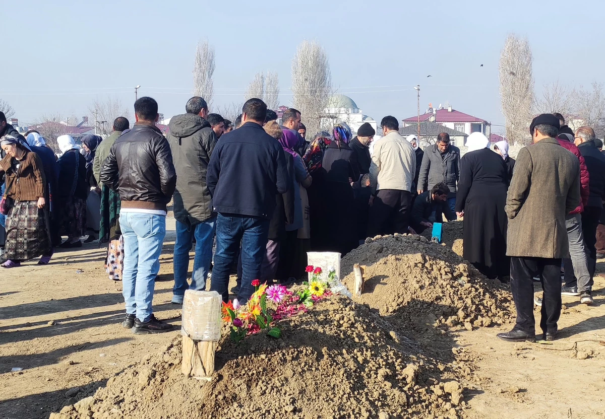 İzmir\'deki vinç kazasında ölen Fesih Çiftçi\'nin cenazesi defnedildi