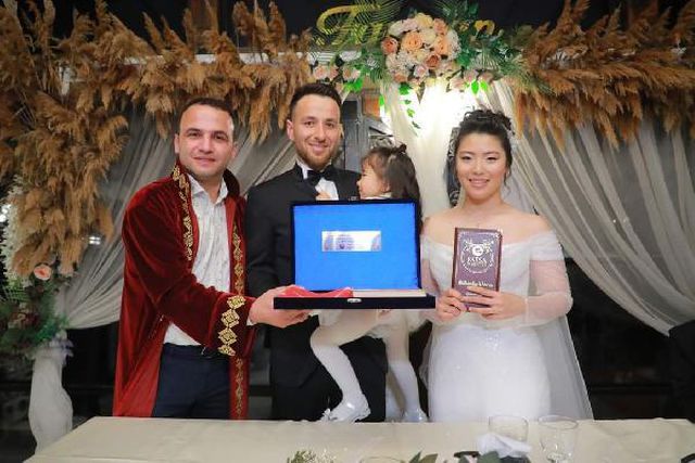 Ordu bu düğünü konuşuyor! Gelini görenler şaşkınlıklarını üzerlerinden atamadılar Ordu bu düğünü konuşuyor! Gelini görenler şaşkınlıklarını üzerlerinden atamadılar