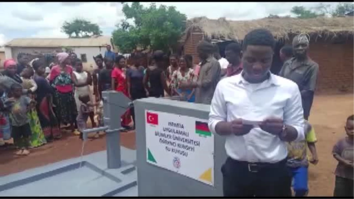 Üniversitelilerin bağışlarıyla Malavi\'de su kuyusu açıldı