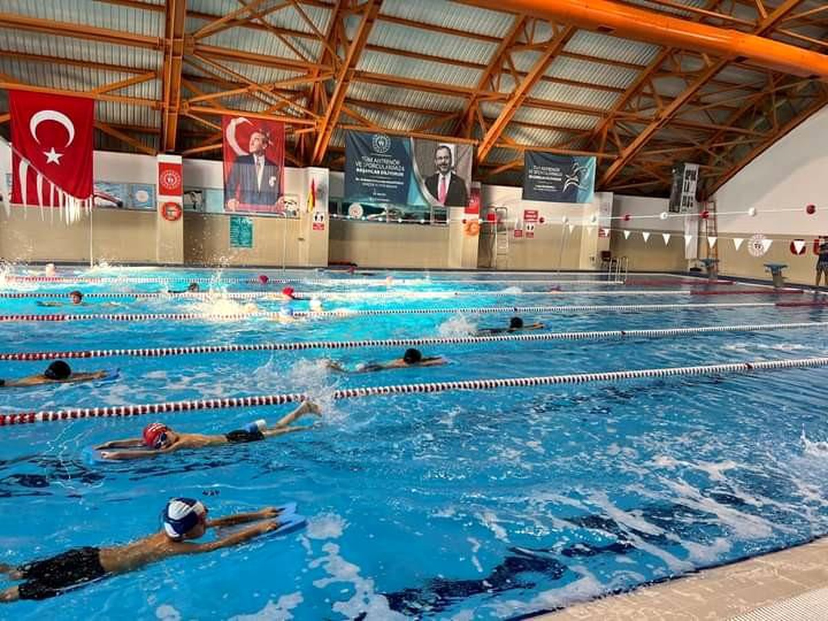 Yeni yılın ilk kulaçları Nazilli\'de atıldı