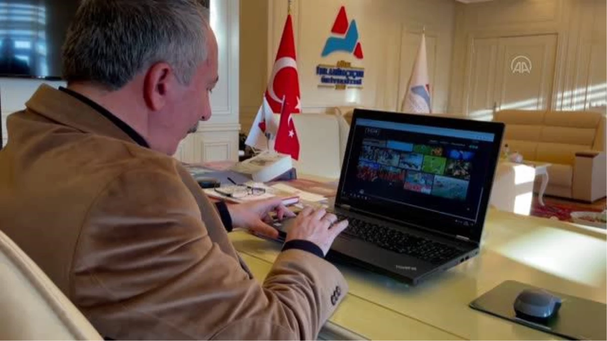AİÇÜ Rektörü Karabulut ile Başsavcı Yalçınöz, "Yılın Fotoğrafları" oylamasına katıldı