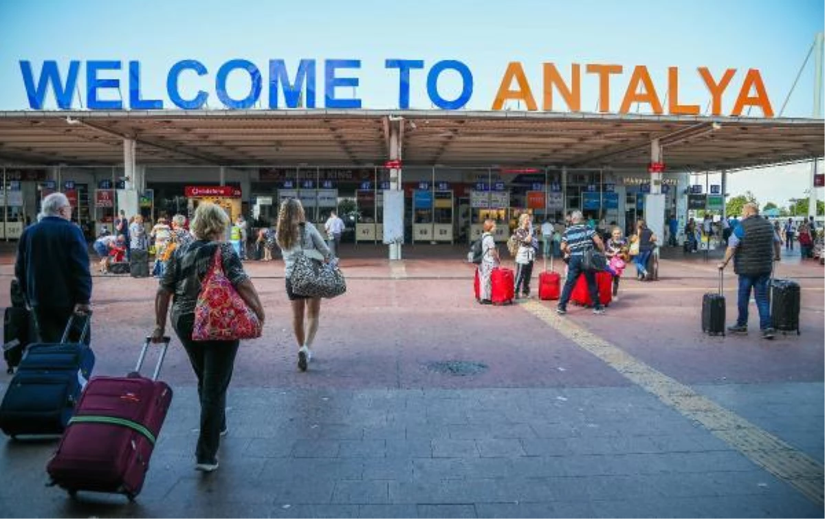 ANTALYA TURİZMİNE 2022 DOPİNGİ; YÜZDE 48 ARTIŞ, 13.4 MİLYON TURİST