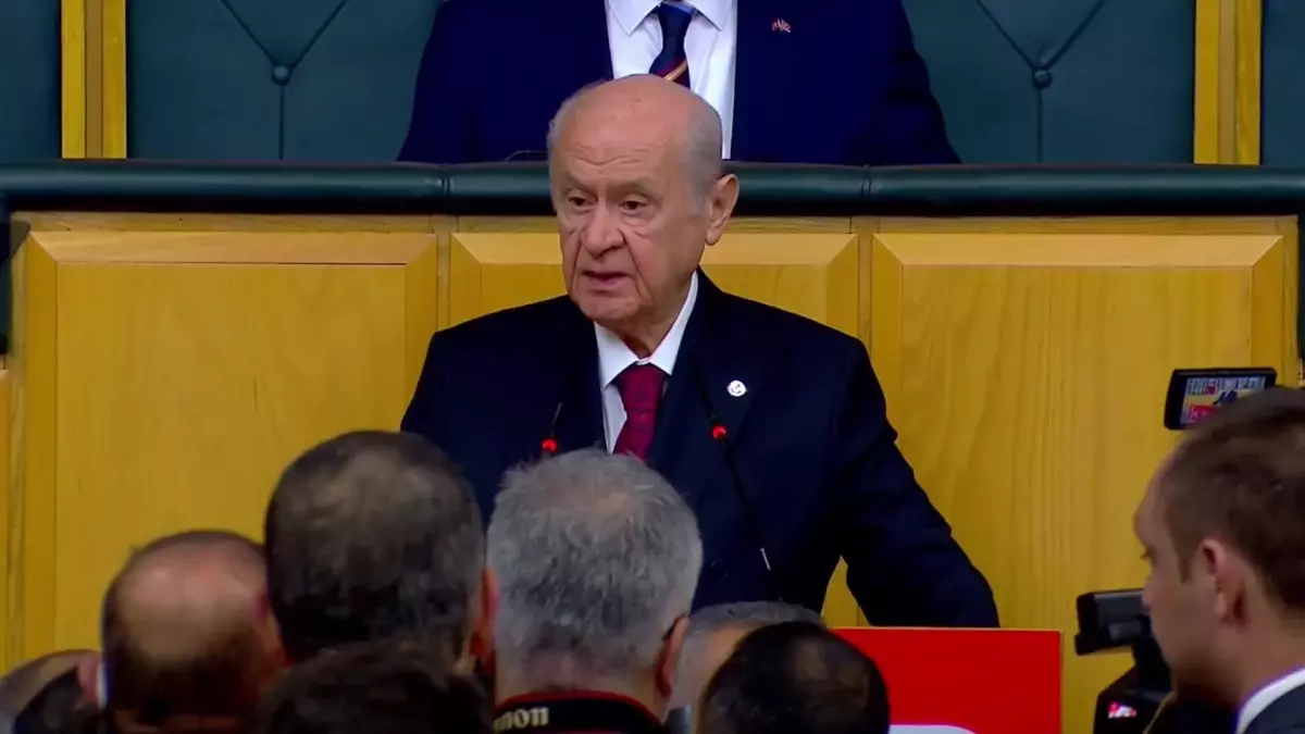 Bahçeli: Dillerini Tüfek Yaparak Ha Bire Nefret ve Nifak Kusan Hayasızlara 2023\'ün Hedeflerini Kirlettirmeyeceğiz, Üç Hilali de Yargılatmayacağız