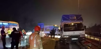 Bayrampaşa'da kamyonet ile otomobil çarpıştı: 6 yaralı