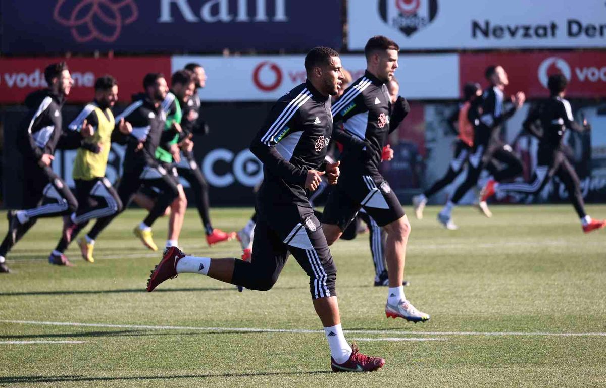 Beşiktaş, kondisyon ve taktik çalıştı