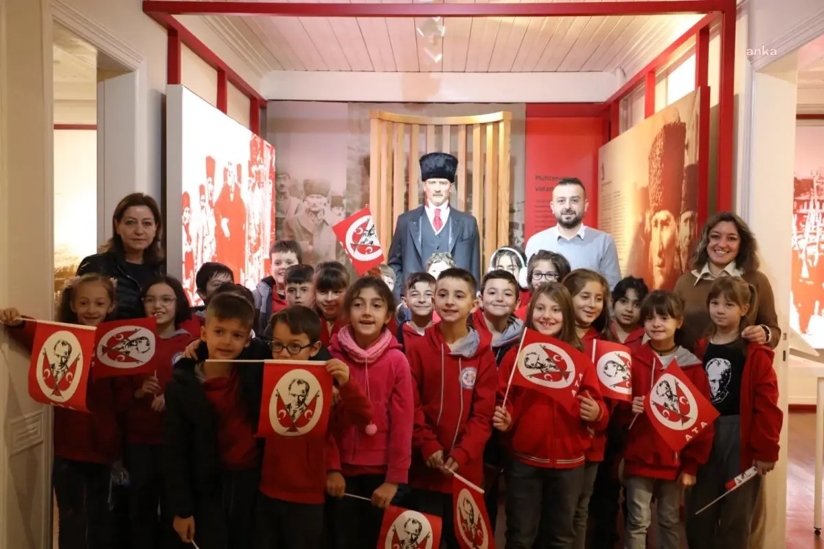 İzmit Atatürk ve Milli Mücadele Anı Evi\'ni, 4 Ayda 5 Bin 128 Kişi Ziyaret Etti