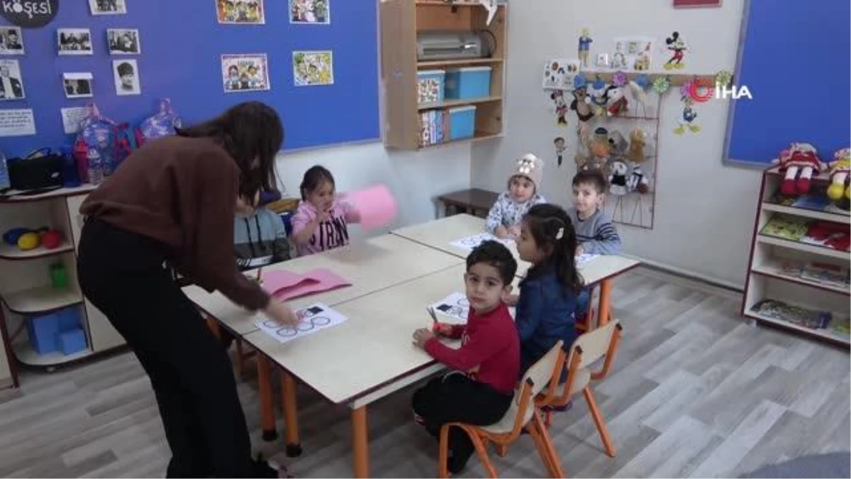 Karabük\'te anneler ve çocukları aynı çatı altında eğitim görüyor