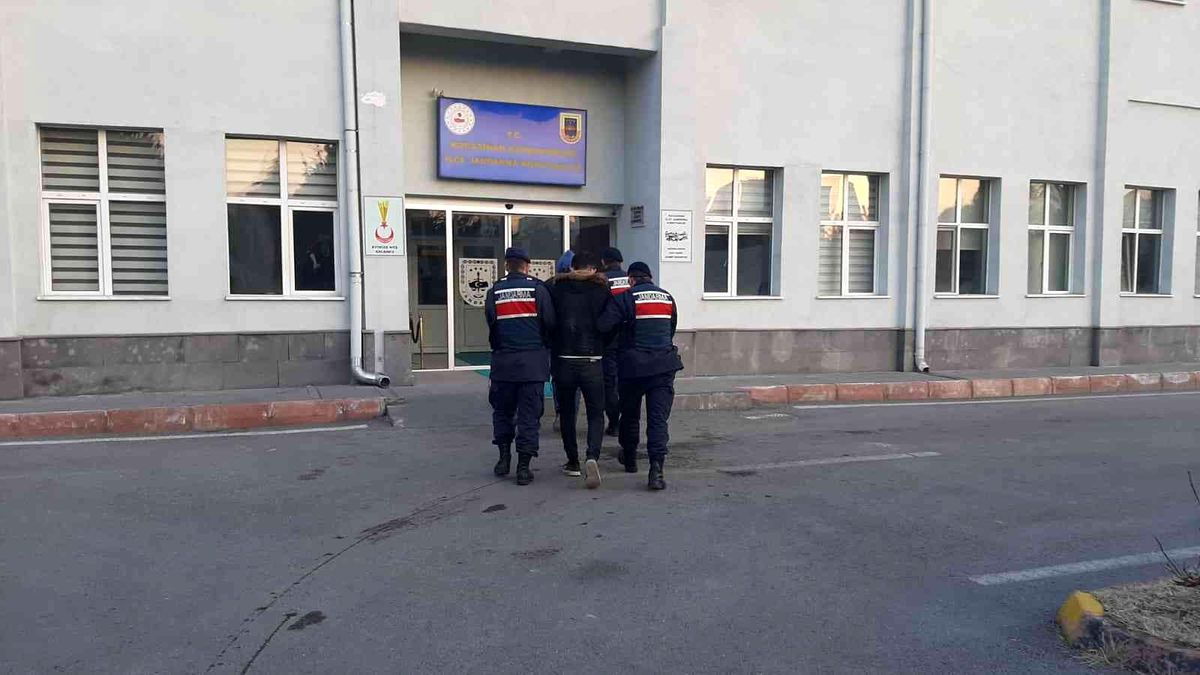 Kayseri\'de DEAŞ Üyesi 2 Kişi Yakalandı