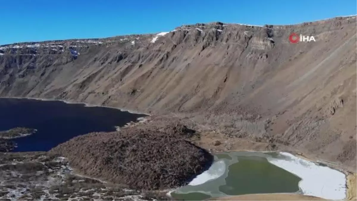 Kışın 40 derece sıcaklığı bulunan Ilıgöl buz tuttu