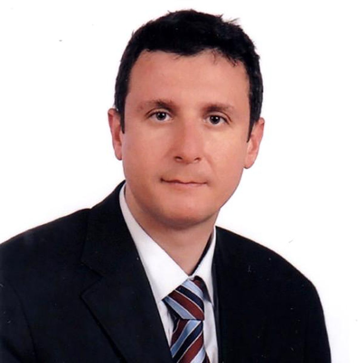 KTÜ\'de başörtülü intörn doktorun ameliyata alınmadığı iddiası