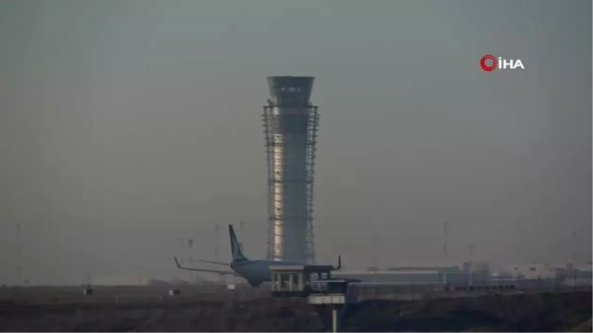 Sabiha Gökçen Havalimanı\'nda uçuşlara sis engeli