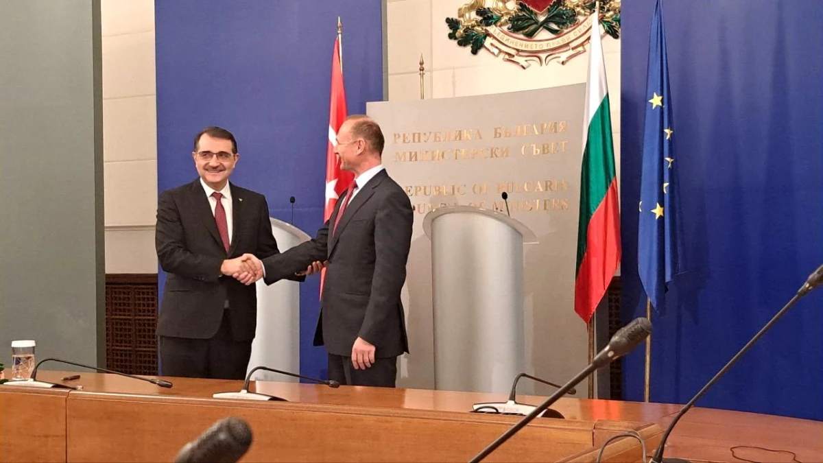 Türkiye ile Bulgaristan doğal gaz alanında iş birliği anlaşması imzaladıBakan Dönmez: "Yıllık yaklaşık 1.5 milyar metreküpe kadar gaz transferi söz...