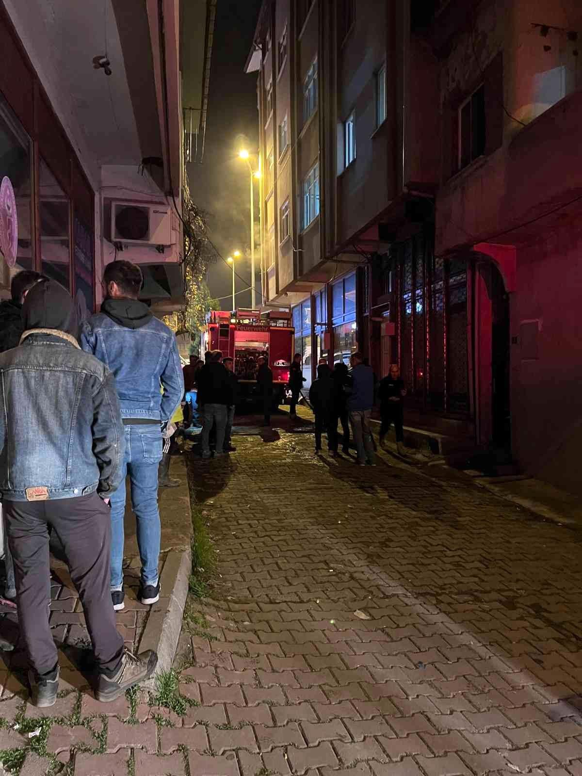 Alev alan priz evi yaktı