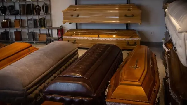 Cenaze evi sahibi anne kız, 560 ölünün naaşını parçalayıp satmaktan mahkum oldu