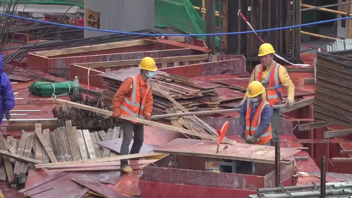 Çin\'in Haikou Kentindeki Büyük Projelerin İnşaatı Tam Gaz Devam Ediyor