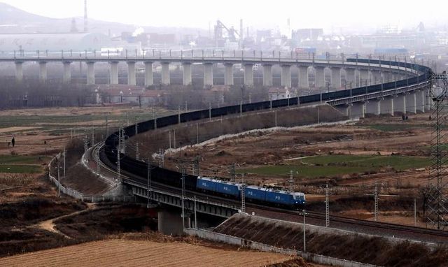 Çin, Kömür Nakliye Kanalının Kapasitesini Yılda 100 Milyon Tonun Üstüne Çıkardı