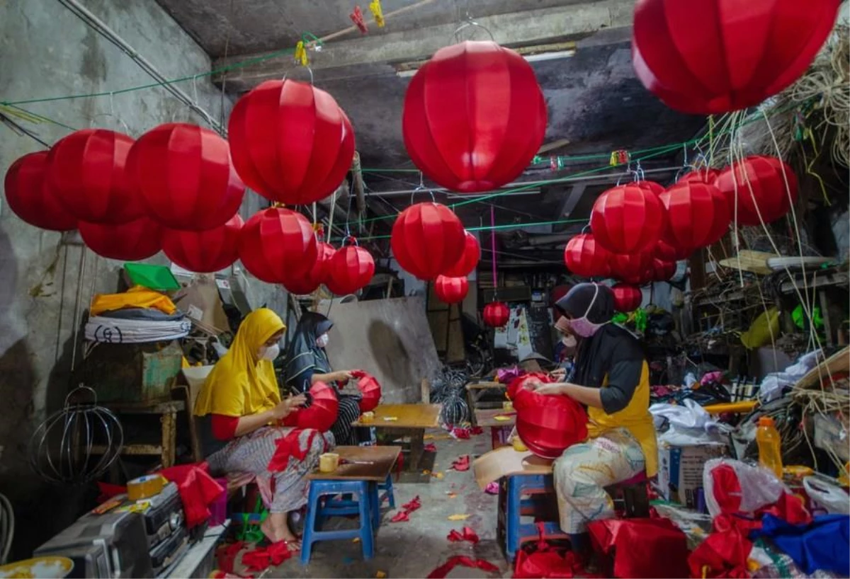 Endonezya\'da Çin Yeni Yılı İçin Hazırlanan Fenerler