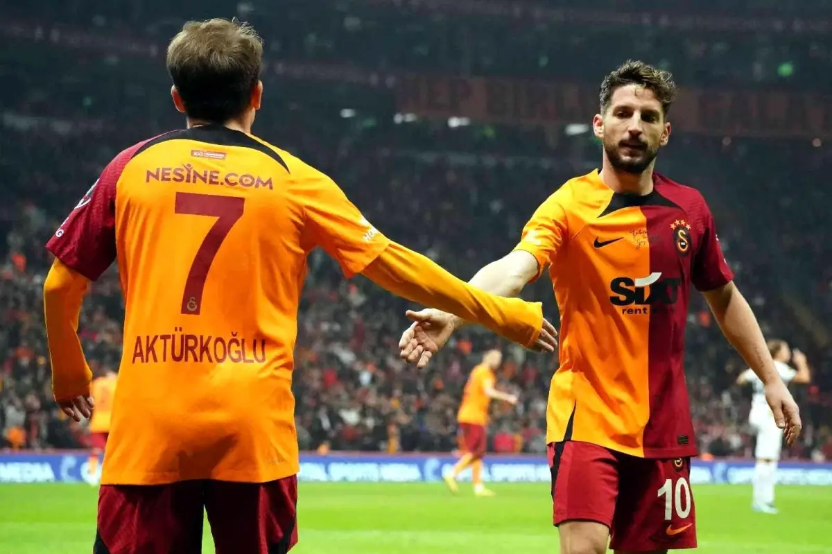 Galatasaray\'da sınırdaki futbolcular kart görmedi