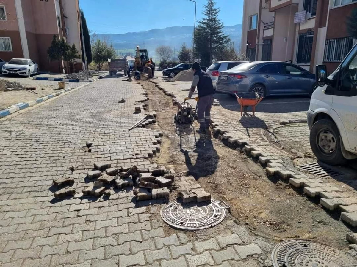 Gölbaşı\'nda yol onarım çalışmaları devam ediyor