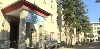 Görme engelli çocuklarının ödevlerine yardımcı olabilmek için Braille alfabesi öğreniyorlar (2)