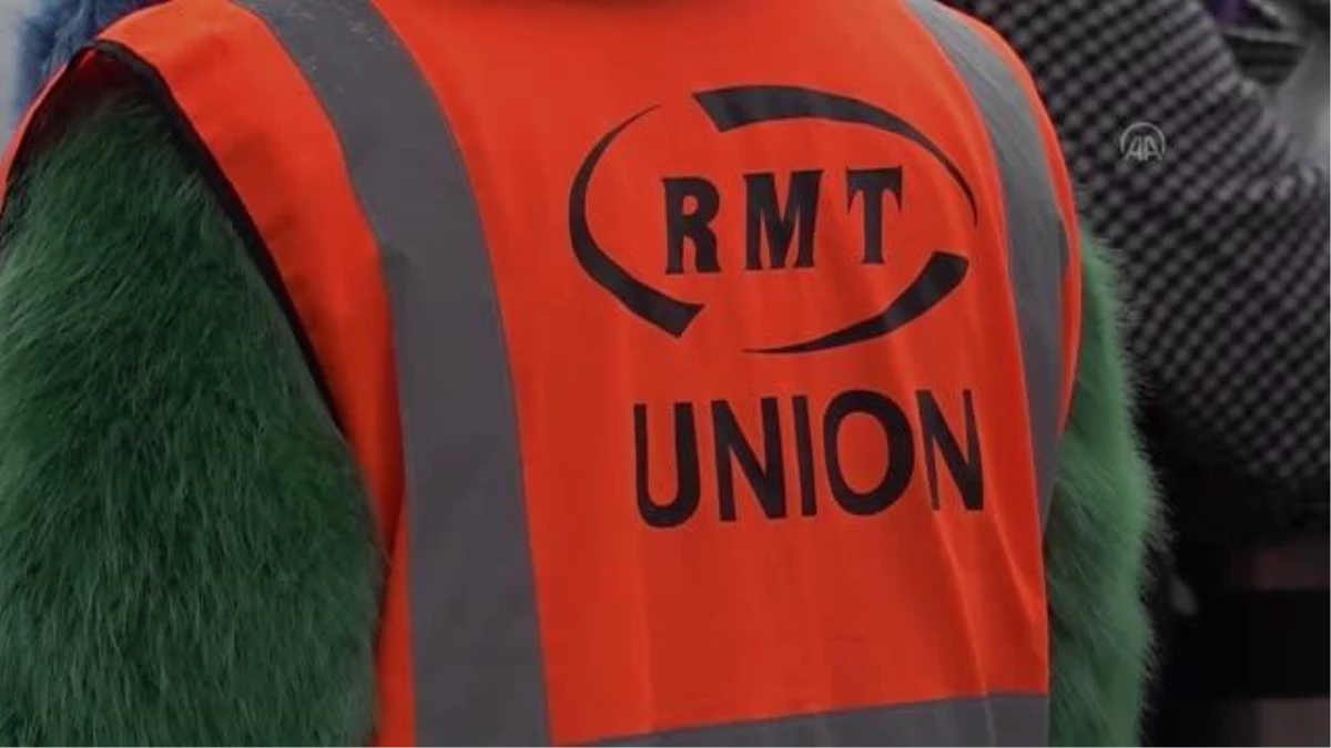 İngiltere\'de demir yolu çalışanlarının grevi yeni yılda da sürüyor