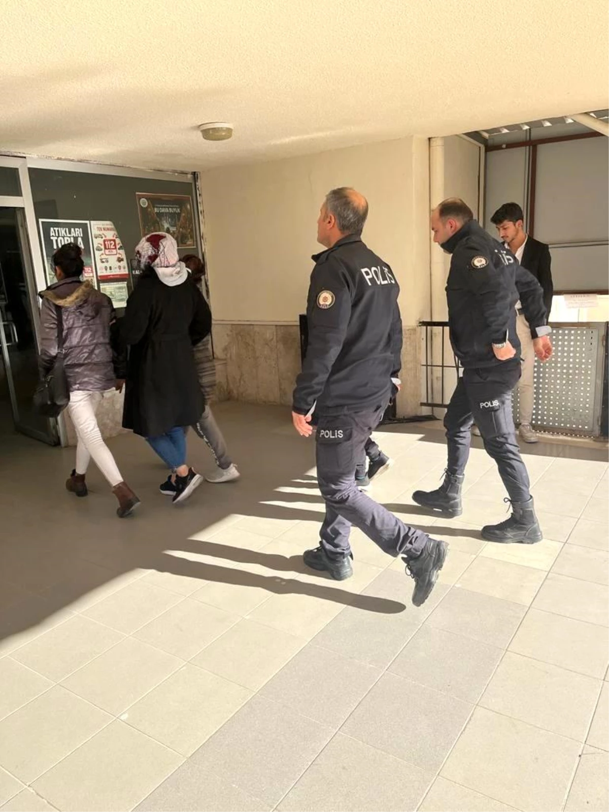 Osmaniye\'de evlerden hırsızlık yapan 3 kadın yakalandı