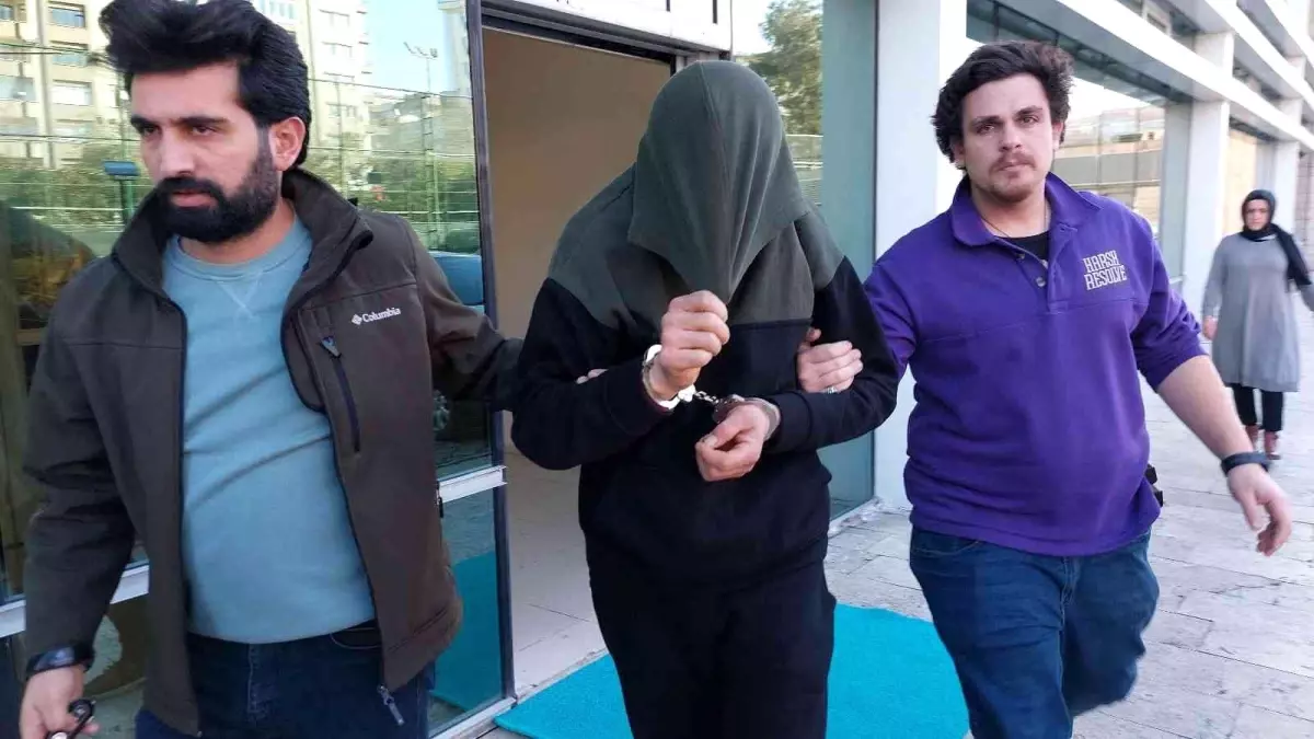 Pazarda 2 kişiyi yaralayan şahıs polise teslim oldu