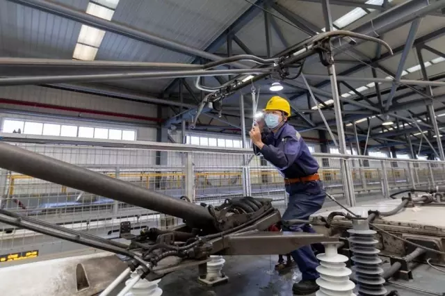 Shanghai'da Bahar Şenliği Seyahat Yoğunluğu Öncesi Yüksek Hızlı Trenlerin Bakımları Yapılıyor