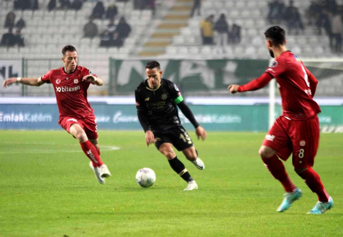 Spor Toto Süper Lig: Konyaspor: 1 Sivasspor: 1 (İlk yarı)